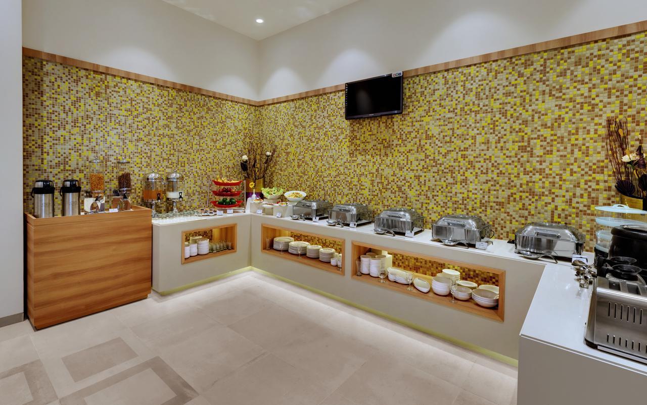 Click Hotel Bhuj Exterior foto